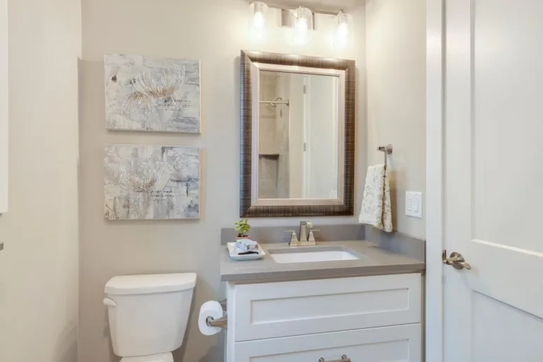 Custom bathroom vanity and cabinets