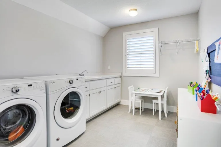 Custom laundry room cabinets