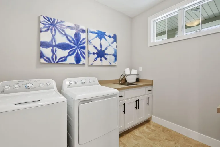 Custom laundry room cabinets