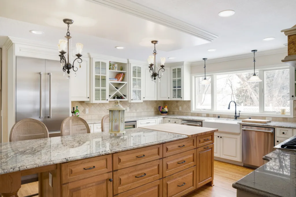 Custom traditional kitchen cabinets